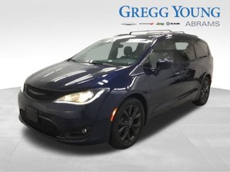 Used 2019 Chrysler Pacifica Touring Plus w/ S Appearance Package image 1
