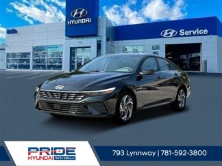 New 2025 Hyundai Elantra SEL image 1