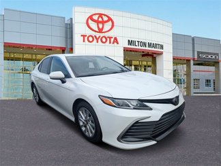 Used 2021 Toyota Camry LE w/ Carpet Mat Package (TMS) image 1