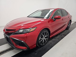 Used 2021 Toyota Camry SE image 1