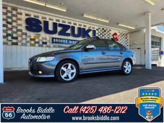 Used 2010 Volvo S40 T5 R-Design image 1