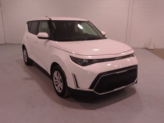 Used 2023 Kia Soul LX image 1