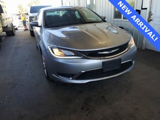 Used 2015 Chrysler 200 Limited image 1