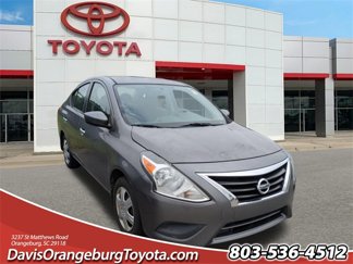 Used 2017 Nissan Versa SV image 1