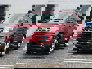 Used 2017 Ford Explorer XLT image 1