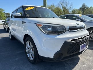 Used 2014 Kia Soul + image 1
