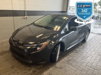 Used 2021 Toyota Corolla LE image 1