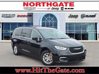 Used 2022 Chrysler Pacifica Touring-L image 1