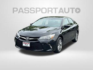 Used 2016 Toyota Camry SE image 1