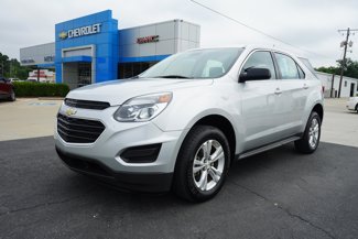 Used 2017 Chevrolet Equinox L image 1