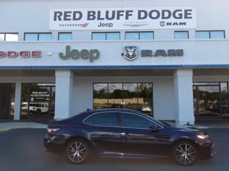 Used 2022 Toyota Camry SE image 1