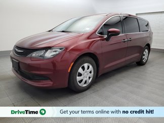 Used 2021 Chrysler Voyager L image 1