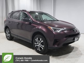 Used 2018 Toyota RAV4 LE image 1