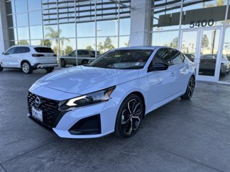Used 2023 Nissan Altima 2.5 SR w/ SR Premium Package image 1