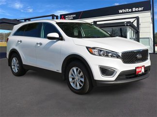 Used 2017 Kia Sorento LX w/ LX Convenience Package image 1