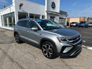 Certified 2022 Volkswagen Taos SEL w/ Panoramic Sunroof Package image 1