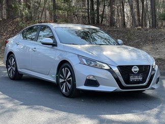 Used 2021 Nissan Altima 2.5 SV w/ SV Premium Package image 1