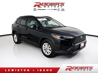 Certified 2022 Toyota Corolla Cross LE image 1