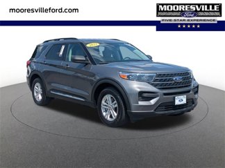 Used 2022 Ford Explorer XLT image 1
