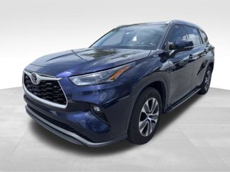 Used 2022 Toyota Highlander XLE image 1