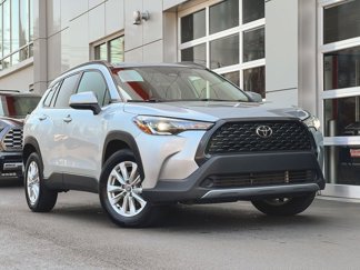 Used 2023 Toyota Corolla Cross LE image 1