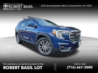 Used 2022 GMC Terrain SLT image 1