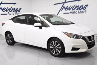 Used 2022 Nissan Versa SV image 1