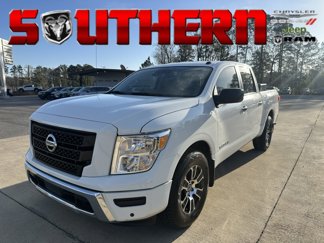Used 2021 Nissan Titan SV w/ SV Convenience Package image 1