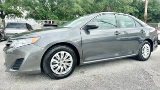 Used 2014 Toyota Camry LE image 1