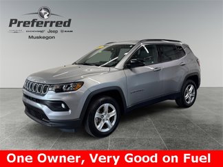 Used 2023 Jeep Compass Latitude image 1