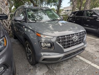 Used 2024 Hyundai Venue SEL image 1