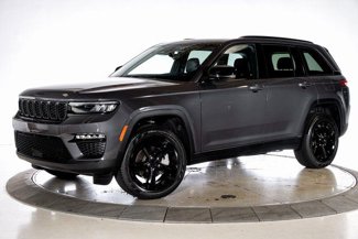 Used 2025 Jeep Grand Cherokee Limited w/ Black Appearance Package image 1