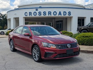 Used 2018 Volkswagen Passat 2.0T image 1