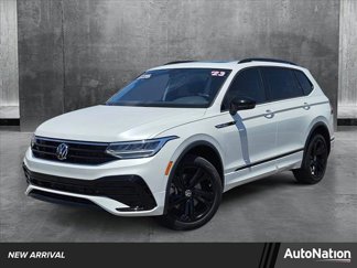 Used 2023 Volkswagen Tiguan SE R-Line image 1