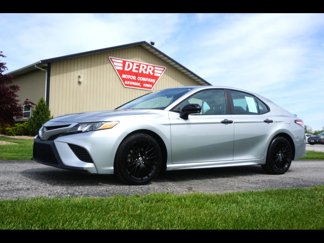 Used 2020 Toyota Camry SE image 1