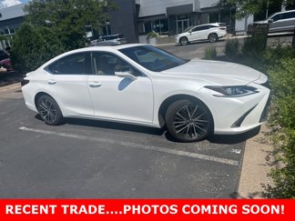 Used 2022 Lexus ES 250 w/ Premium Package image 1