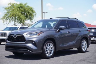 Used 2021 Toyota Highlander Limited image 1