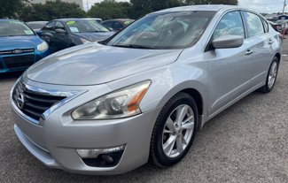 Used 2015 Nissan Altima 2.5 SV image 1