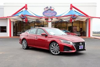 Used 2023 Nissan Altima 2.5 SL image 1