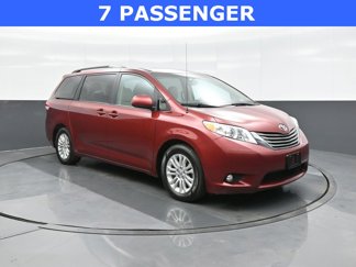 Used 2012 Toyota Sienna XLE image 1
