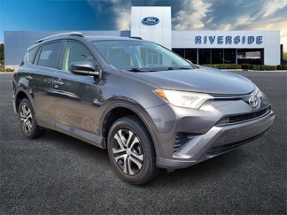 Used 2016 Toyota RAV4 LE image 1