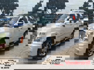 Used 2013 GMC Yukon Denali image 1