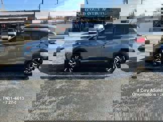 Used 2018 Nissan Kicks SV image 1