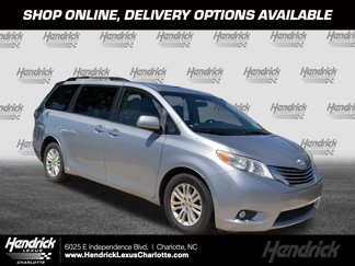 Used 2015 Toyota Sienna XLE image 1