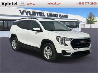 Certified 2022 GMC Terrain SLE w/ Driver Convenience Package image 1