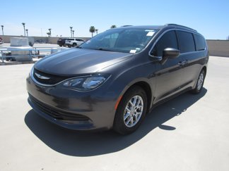 Used 2020 Chrysler Voyager Lxi image 1