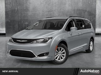 Used 2017 Chrysler Pacifica Limited image 1