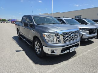 Used 2017 Nissan Titan SV image 1