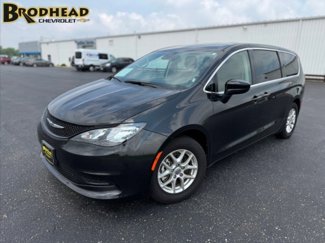Used 2023 Chrysler Voyager LX image 1