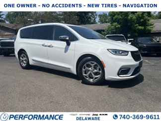 Used 2023 Chrysler Pacifica Limited image 1